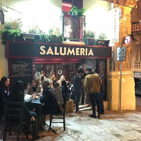 Valletta most central studio apartment 16th-Century building Esterno foto