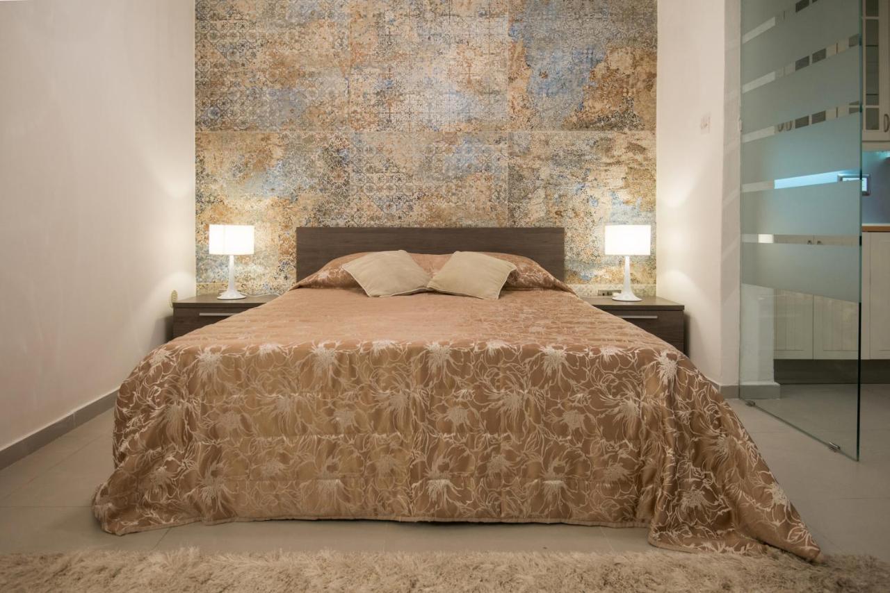 Valletta most central studio apartment 16th-Century building Esterno foto
